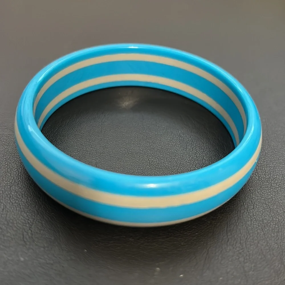 Vintage Plastic Bangle Bracelet, Blue, Gray, Striped, Retro, Boho - Picture 3 of 7